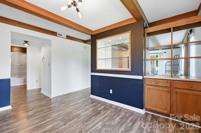 2705 Deermouse Way, Hendersonville, NC 28792