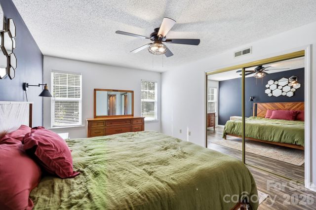 2705 Deermouse Way, Hendersonville, NC 28792