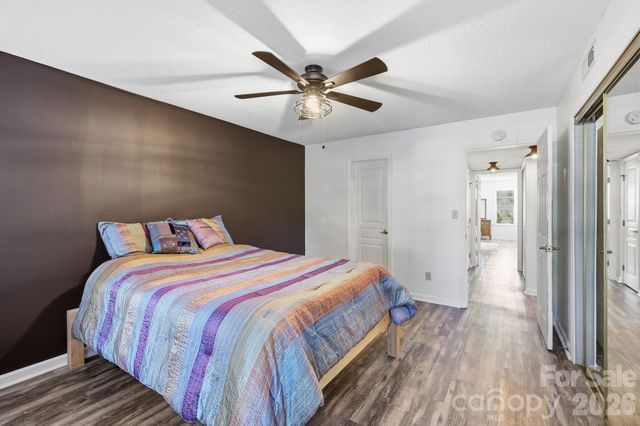 2705 Deermouse Way, Hendersonville, NC 28792