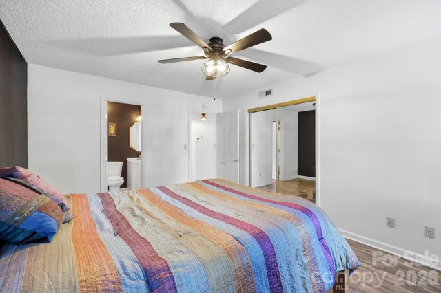 2705 Deermouse Way, Hendersonville, NC 28792
