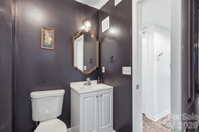 2705 Deermouse Way, Hendersonville, NC 28792