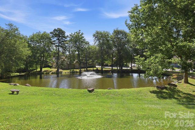 2705 Deermouse Way, Hendersonville, NC 28792
