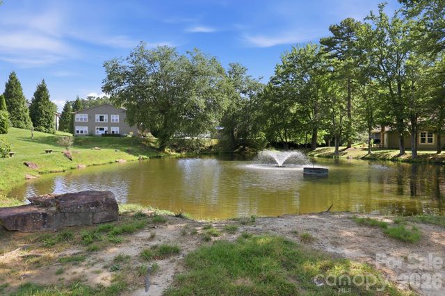 2705 Deermouse Way, Hendersonville, NC 28792