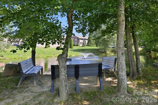 2705 Deermouse Way, Hendersonville, NC 28792
