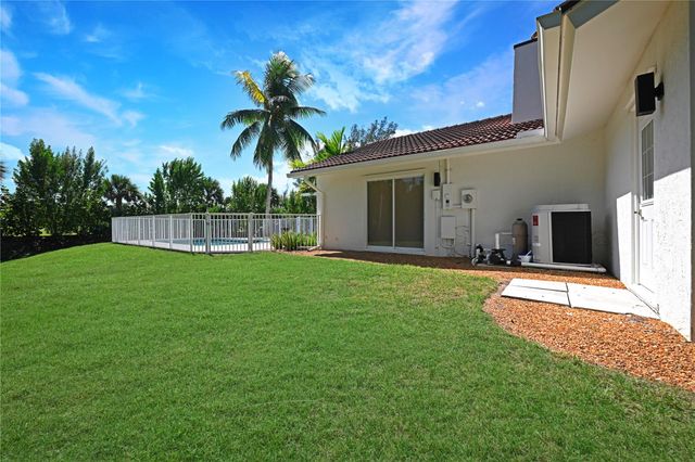 114 N Beach Rd, Hobe Sound, FL 33455