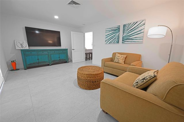 114 N Beach Rd, Hobe Sound, FL 33455