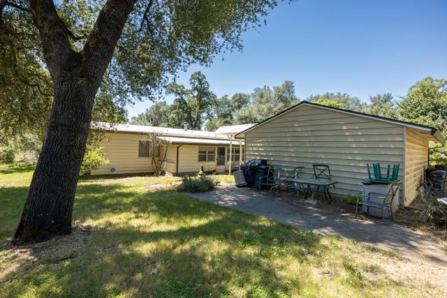 4940 Holly Dr, Shingle Springs, CA 95682