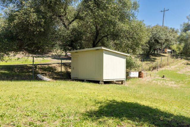 4940 Holly Dr, Shingle Springs, CA 95682