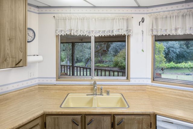 4940 Holly Dr, Shingle Springs, CA 95682