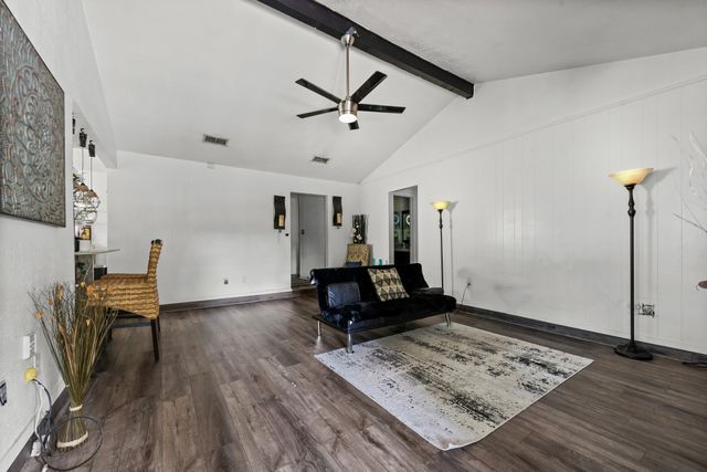 708 Del Mar Lane, Arlington, TX 76012