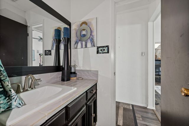 708 Del Mar Lane, Arlington, TX 76012