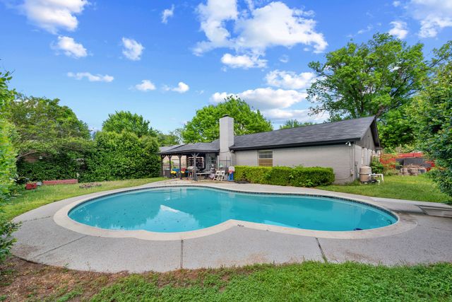 708 Del Mar Lane, Arlington, TX 76012