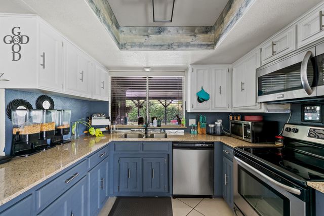 708 Del Mar Lane, Arlington, TX 76012