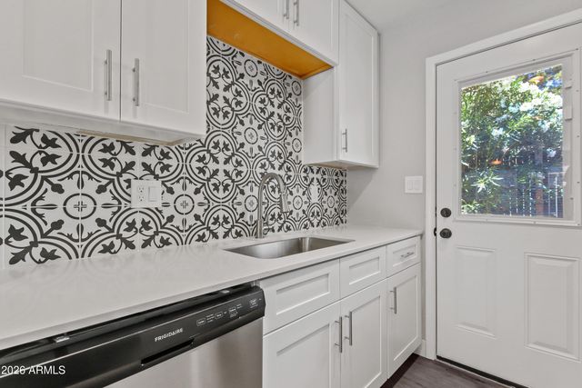 35 W Medlock Drive 2, Phoenix, AZ 85013