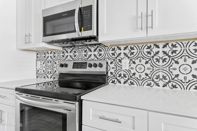 35 W Medlock Drive 2, Phoenix, AZ 85013