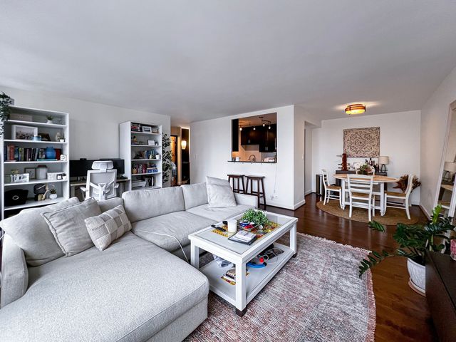 1400 N State Parkway 16B, Chicago, IL 60610