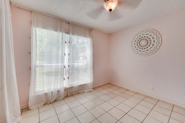 613 E Avenue F, Midlothian, TX 76065