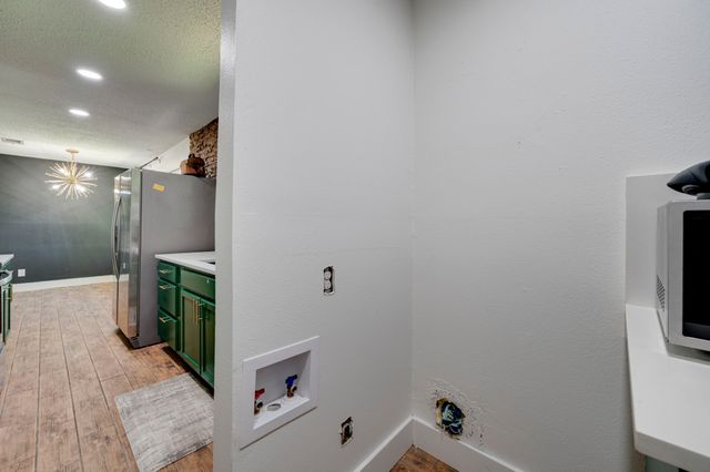 613 E Avenue F, Midlothian, TX 76065