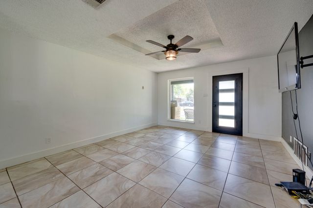 613 E Avenue F, Midlothian, TX 76065