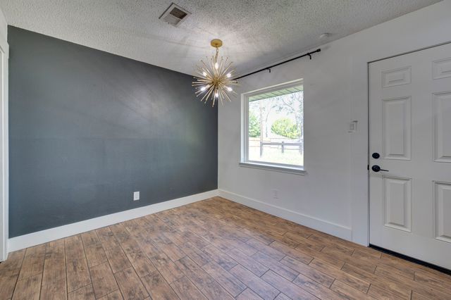 613 E Avenue F, Midlothian, TX 76065