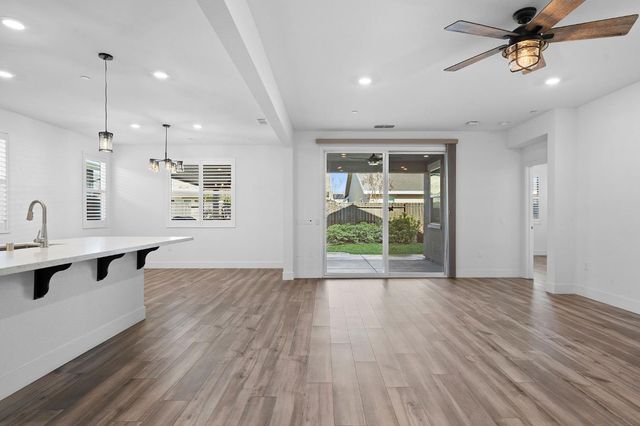 6049 Element Ln, Roseville, CA 95747