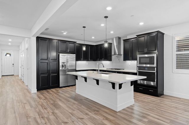 6049 Element Ln, Roseville, CA 95747