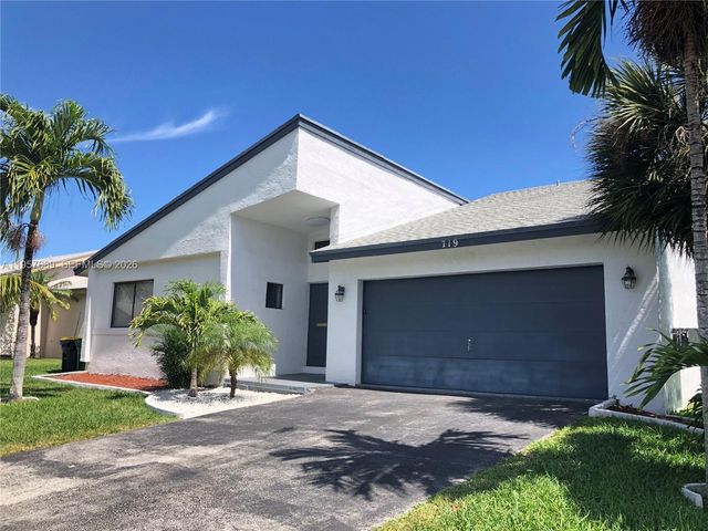 719 SE 3rd Ave 719, Dania Beach, FL 33004