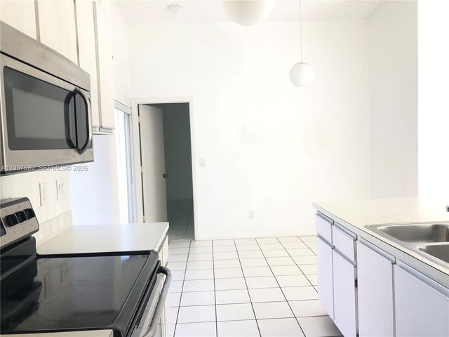 719 SE 3rd Ave 719, Dania Beach, FL 33004