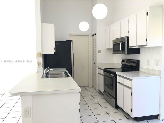 719 SE 3rd Ave 719, Dania Beach, FL 33004