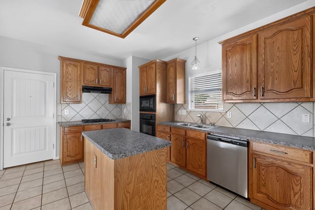 1236 Blue Brook Drive, Rockwall, TX 75087