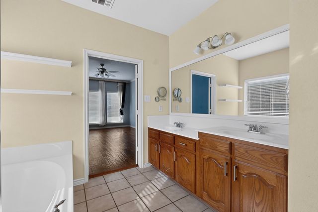 1236 Blue Brook Drive, Rockwall, TX 75087