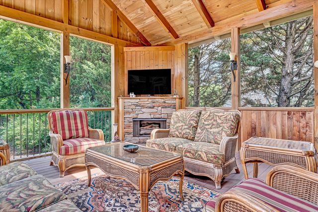 3129 Hidden Oak RD SW, Roanoke, VA 24018