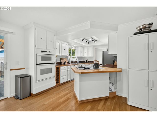 1801 Se 54TH Ave, Hillsboro, OR 97123