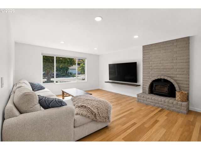1801 Se 54TH Ave, Hillsboro, OR 97123