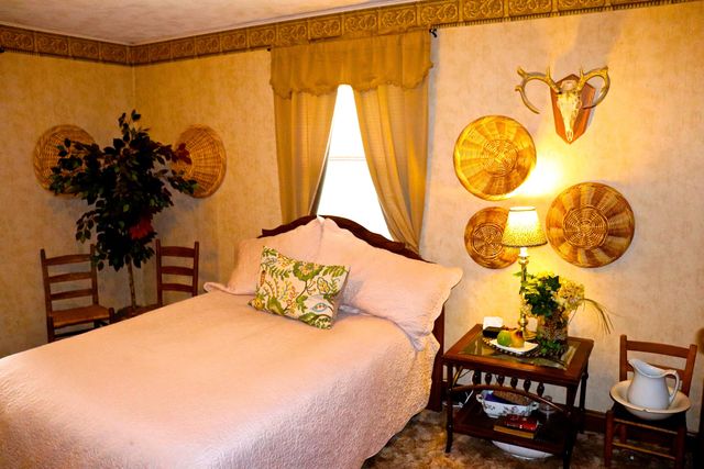 1600 JEFFERSON DR, Boonville, MO 65233