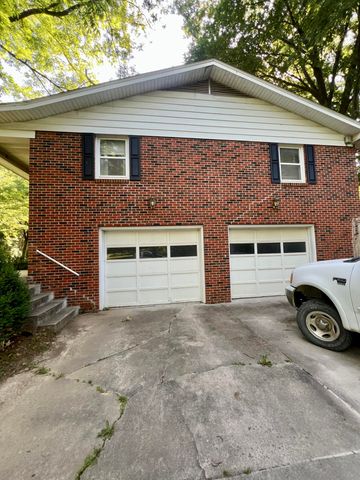 1600 JEFFERSON DR, Boonville, MO 65233