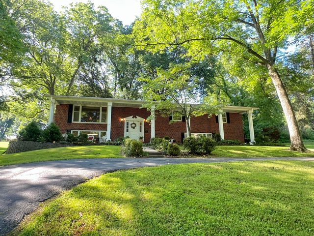 1600 JEFFERSON DR, Boonville, MO 65233