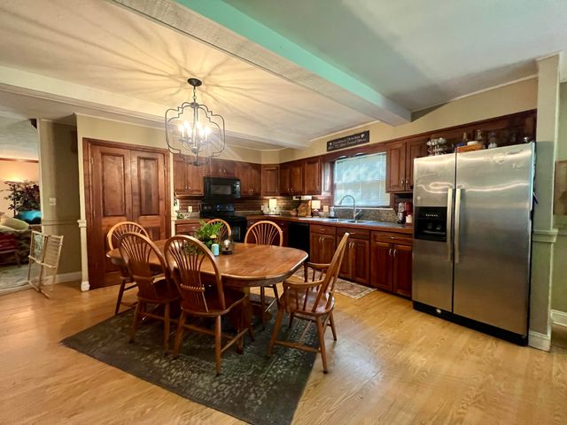 1600 JEFFERSON DR, Boonville, MO 65233