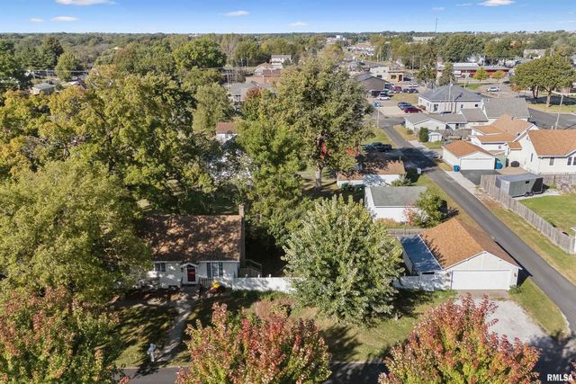 126 S GENESSEE Street, Blue Grass, IA 52726