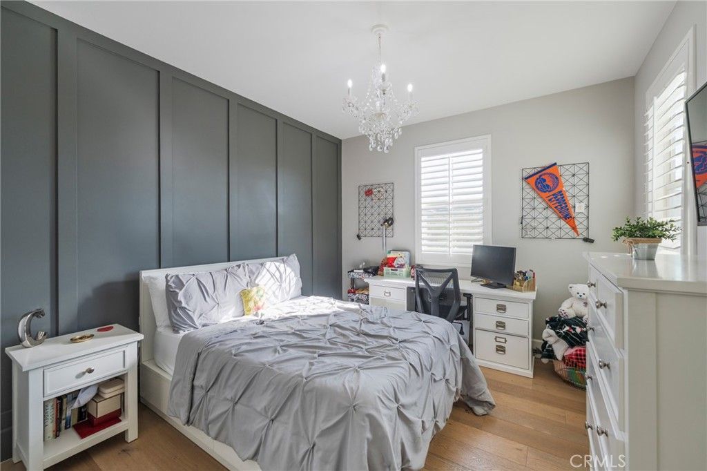 Image 25 of property listing at 27649 Skylark, Saugus, CA 91350