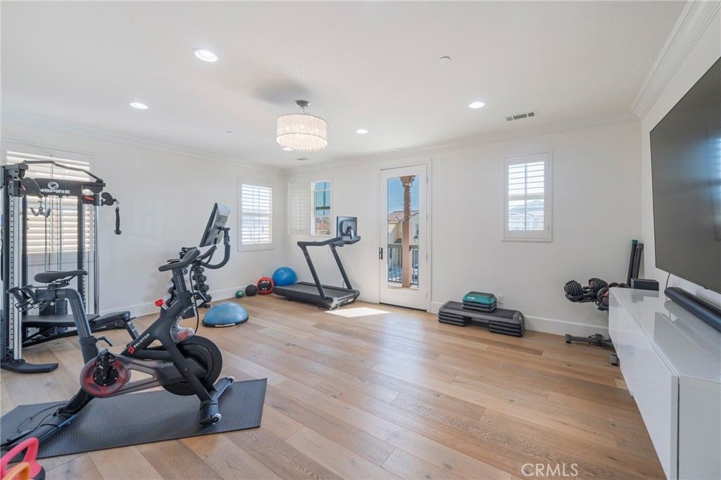 Image 26 of property listing at 27649 Skylark, Saugus, CA 91350