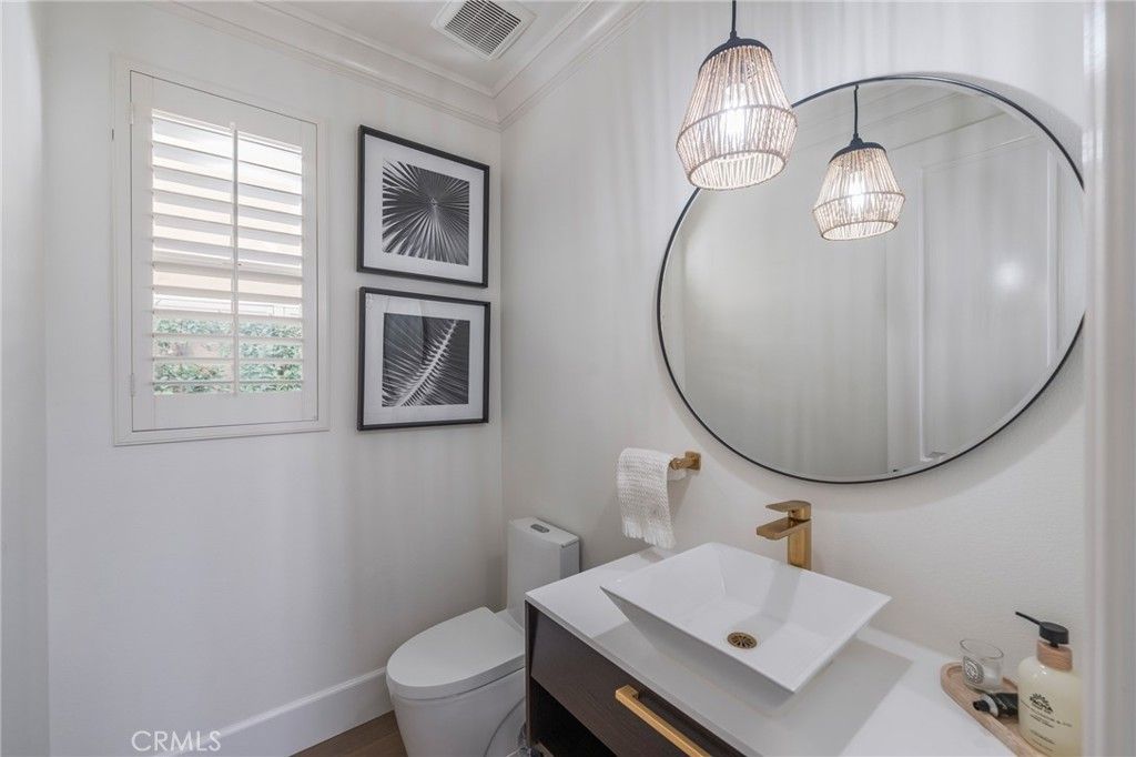 Image 28 of property listing at 27649 Skylark, Saugus, CA 91350