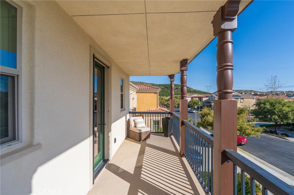 Image 30 of property listing at 27649 Skylark, Saugus, CA 91350