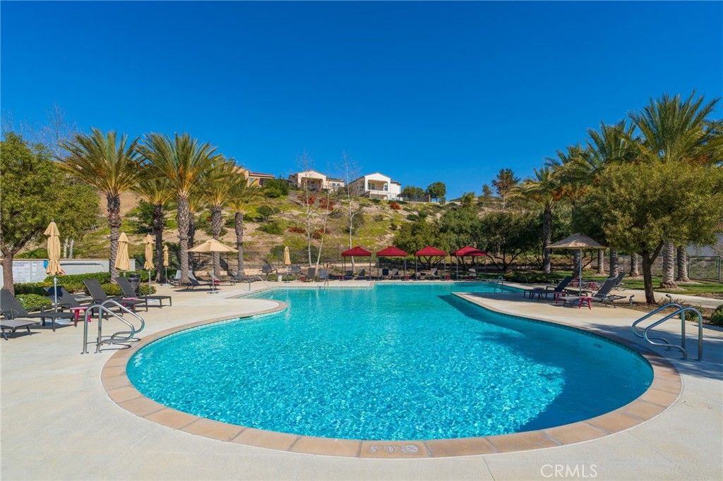 Image 33 of property listing at 27649 Skylark, Saugus, CA 91350