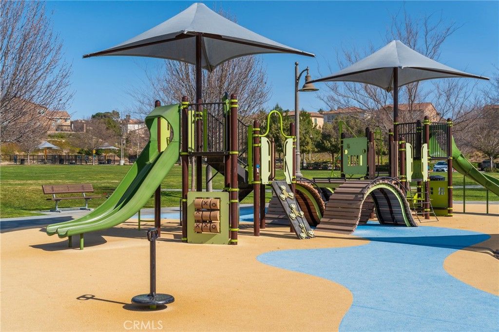 Image 35 of property listing at 27649 Skylark, Saugus, CA 91350