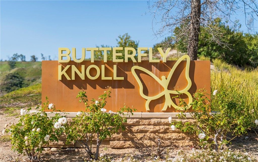 Image 36 of property listing at 27649 Skylark, Saugus, CA 91350