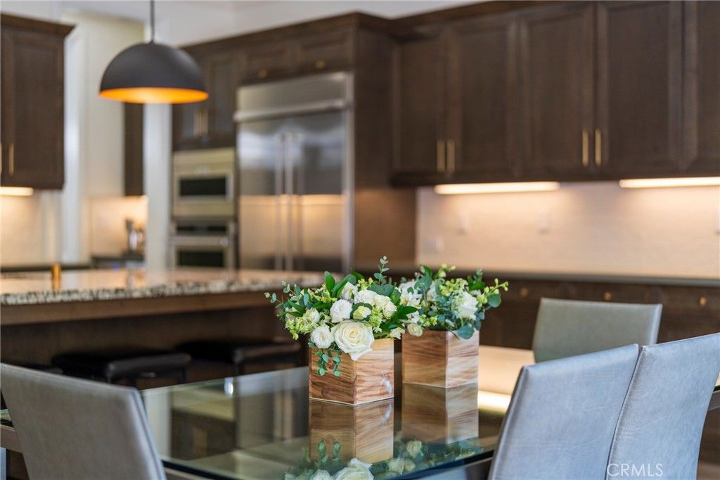 Image 7 of property listing at 27649 Skylark, Saugus, CA 91350