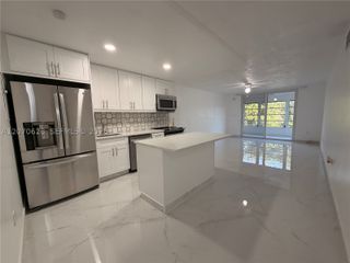 7000 NW 17th St 320, Plantation, FL 33313