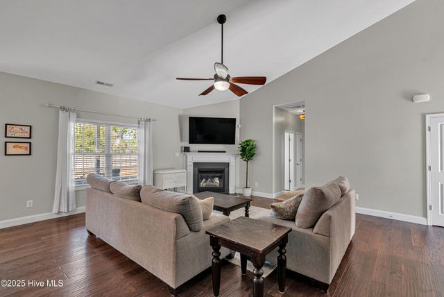 203 Sunstone Court, Jacksonville, NC 28546