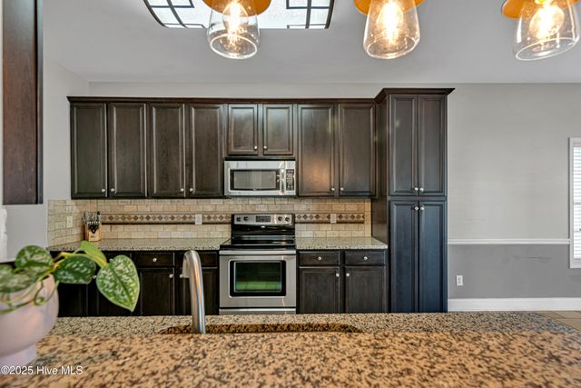 203 Sunstone Court, Jacksonville, NC 28546